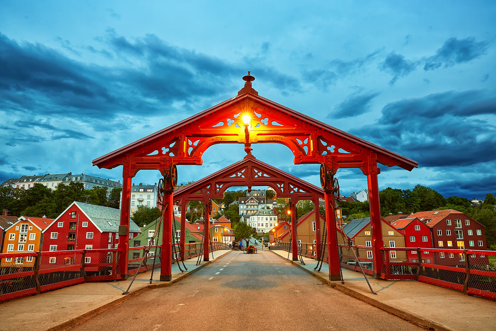 shutterstock_2363350995_trondheim-redigert